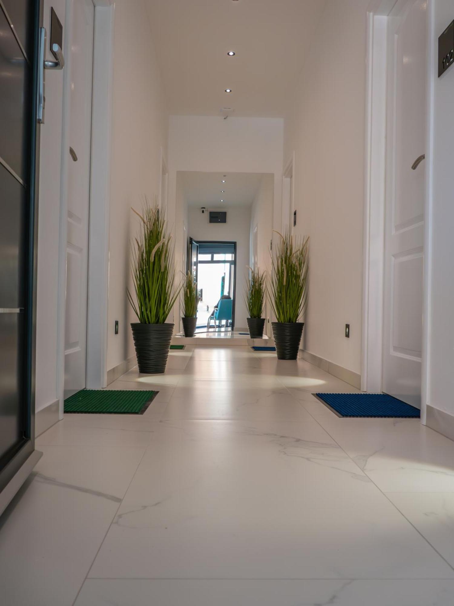Sunny Corner Apartments Visoko Bagian luar foto