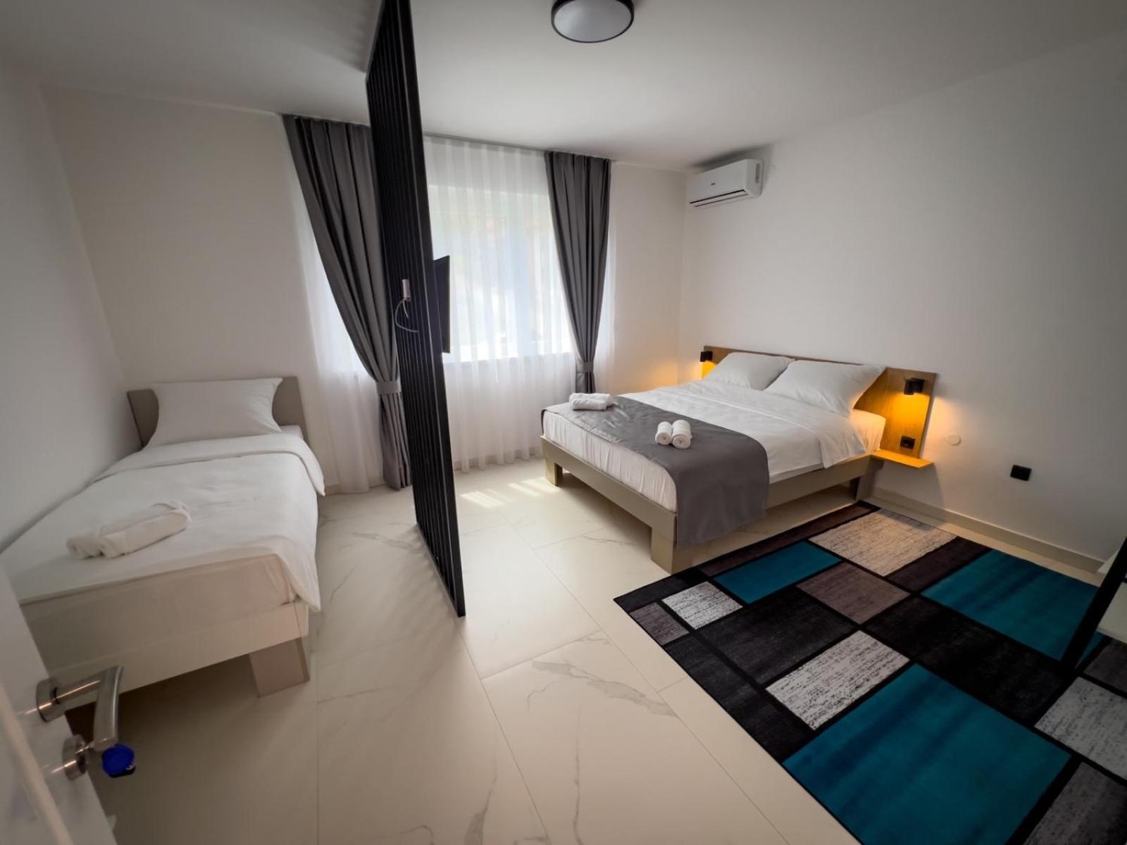 Sunny Corner Apartments Visoko Bagian luar foto