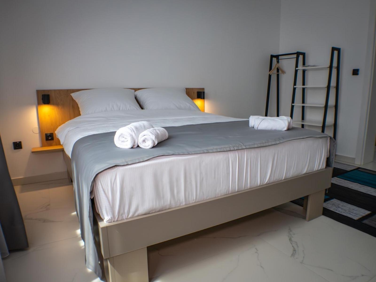Sunny Corner Apartments Visoko Bagian luar foto