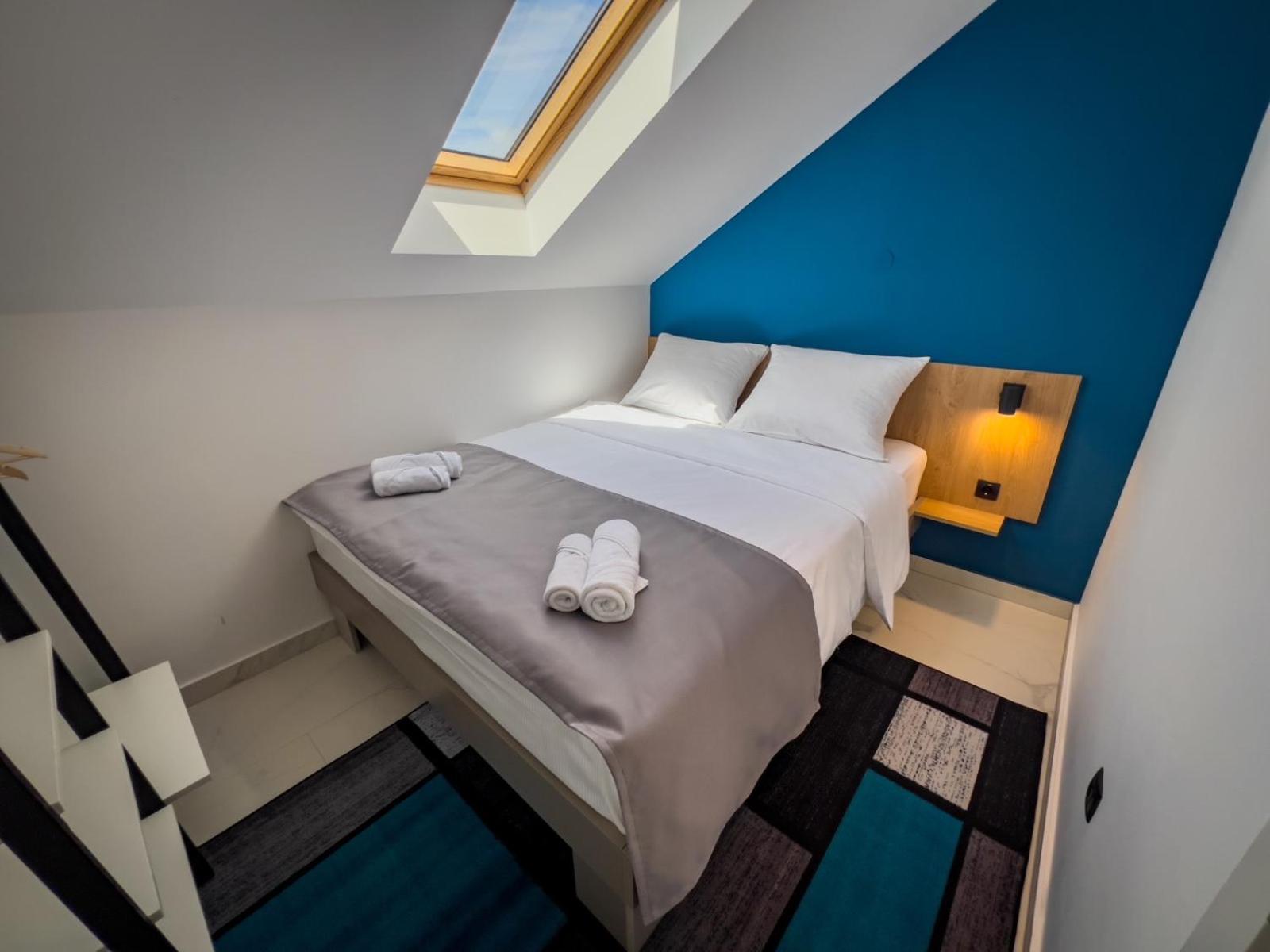 Sunny Corner Apartments Visoko Bagian luar foto