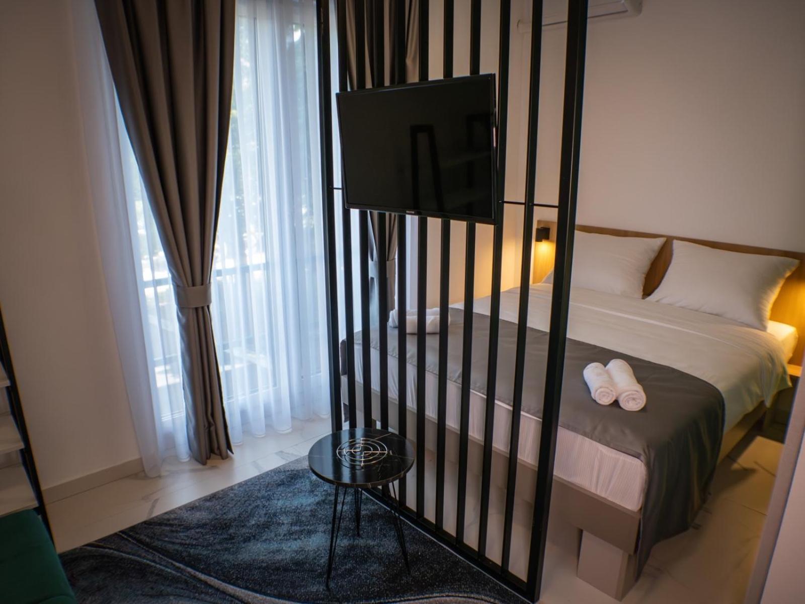 Sunny Corner Apartments Visoko Bagian luar foto