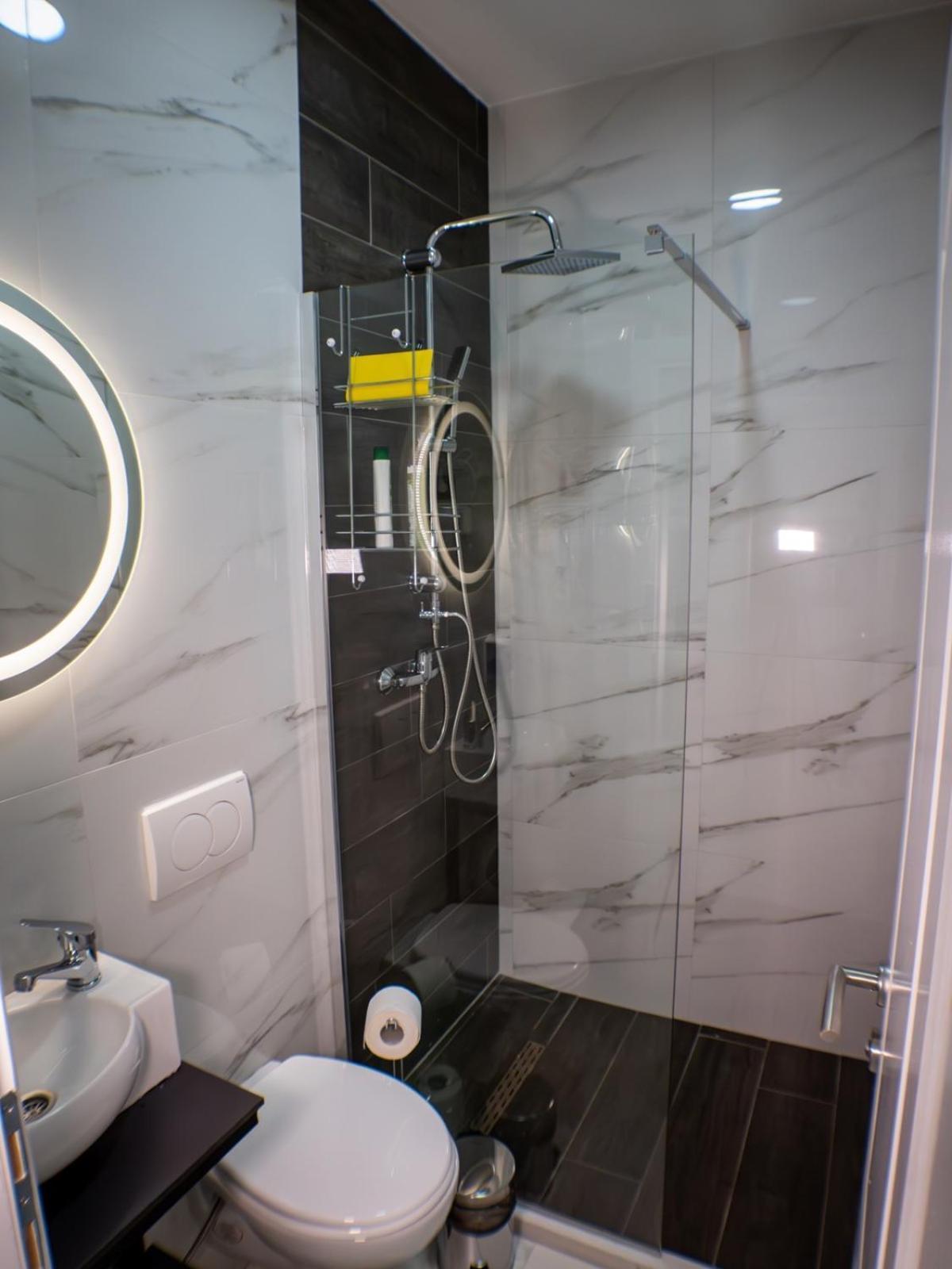 Sunny Corner Apartments Visoko Bagian luar foto