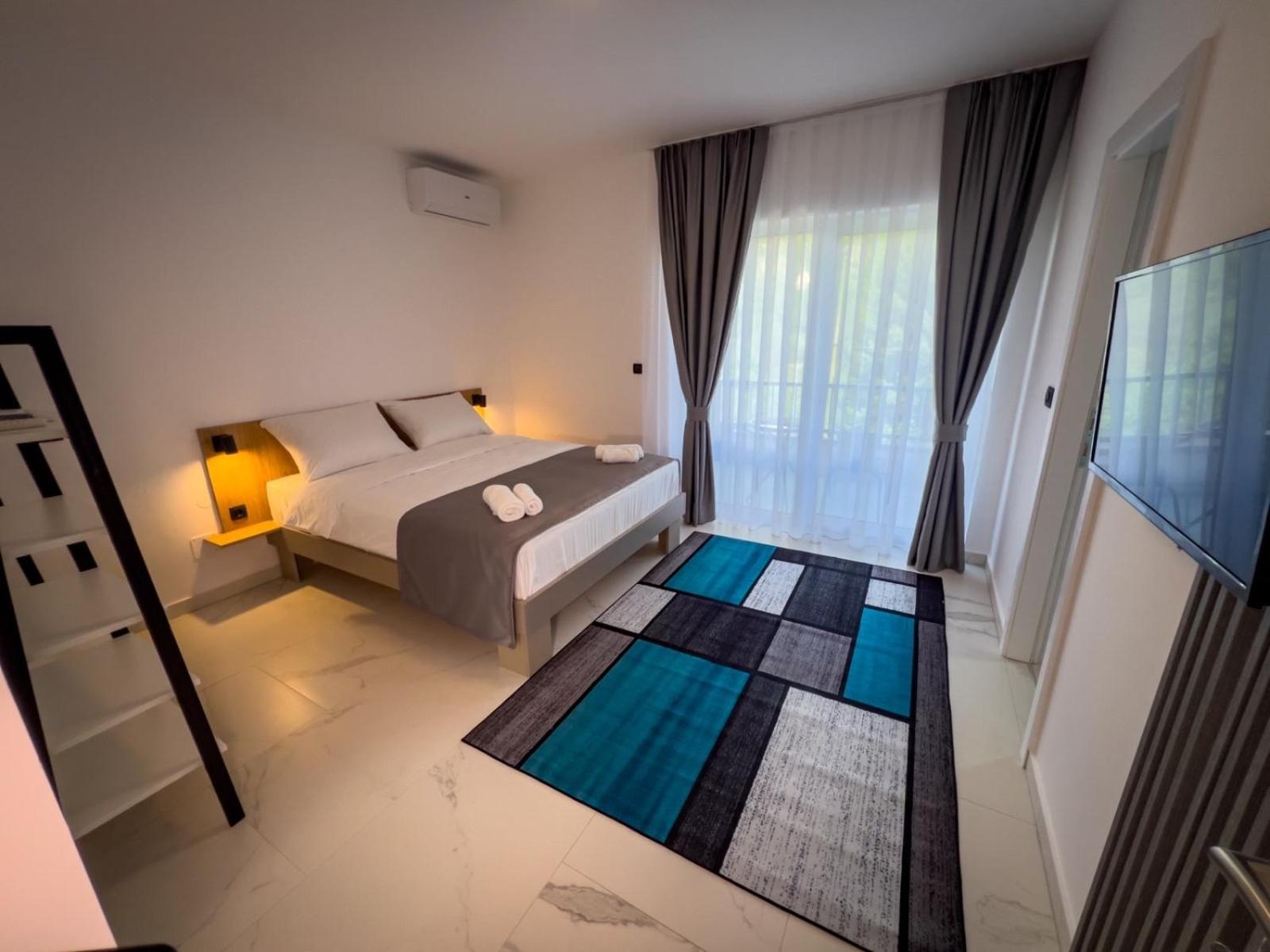 Sunny Corner Apartments Visoko Bagian luar foto