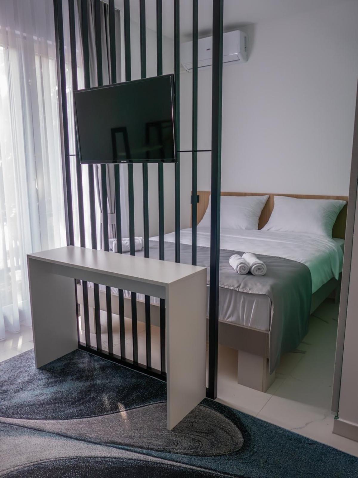 Sunny Corner Apartments Visoko Bagian luar foto