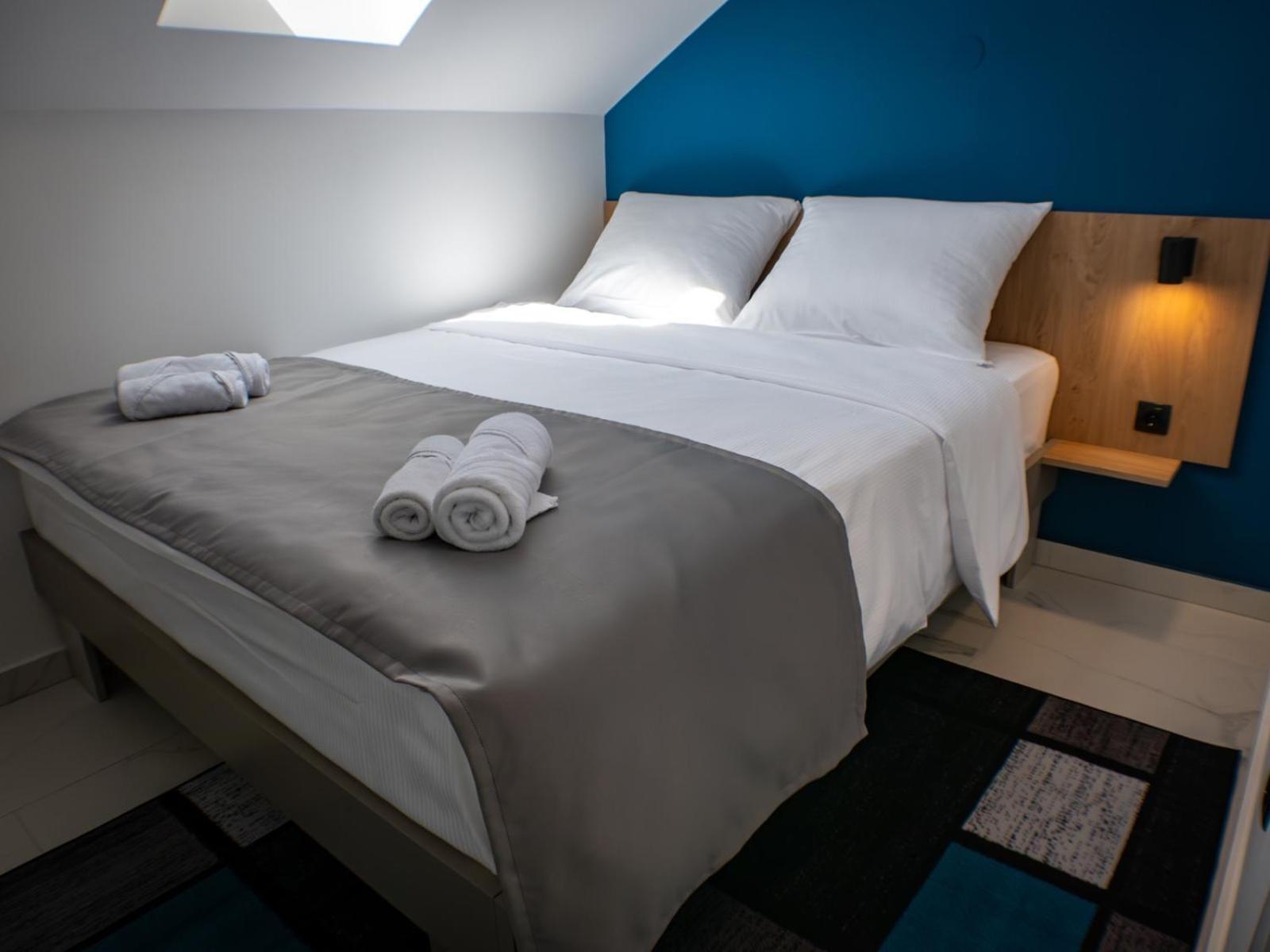 Sunny Corner Apartments Visoko Bagian luar foto