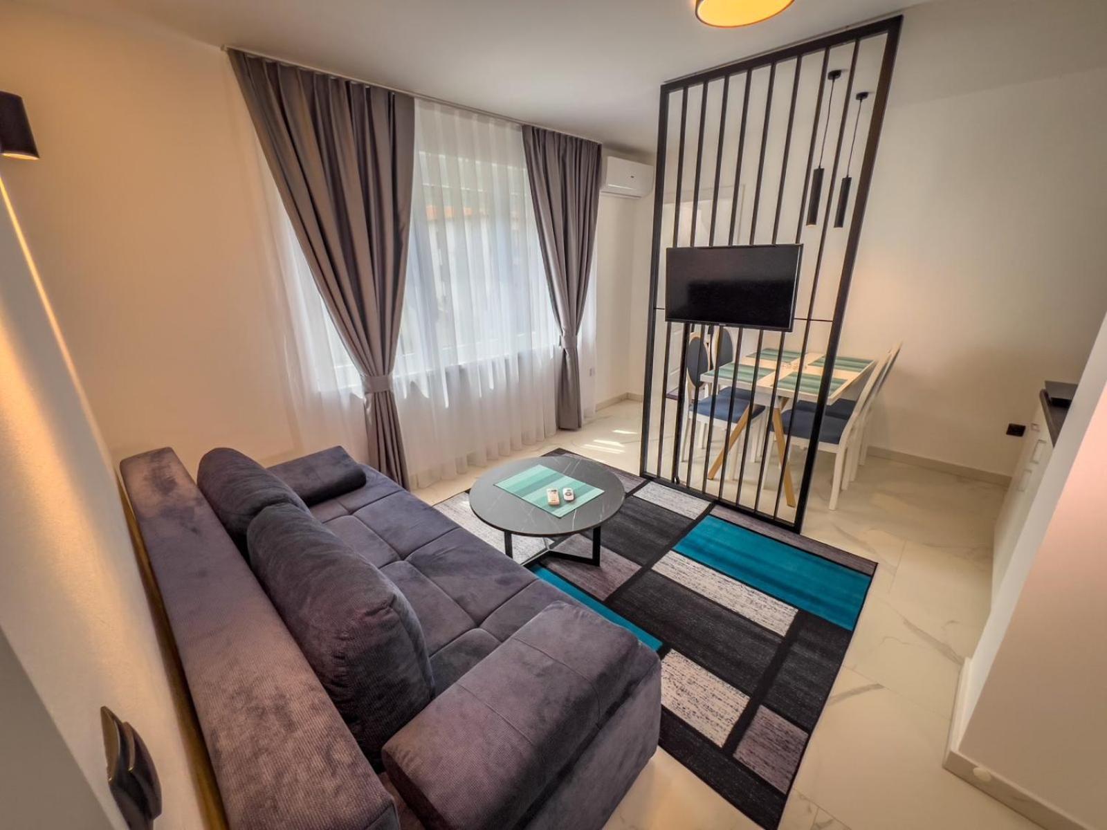 Sunny Corner Apartments Visoko Bagian luar foto