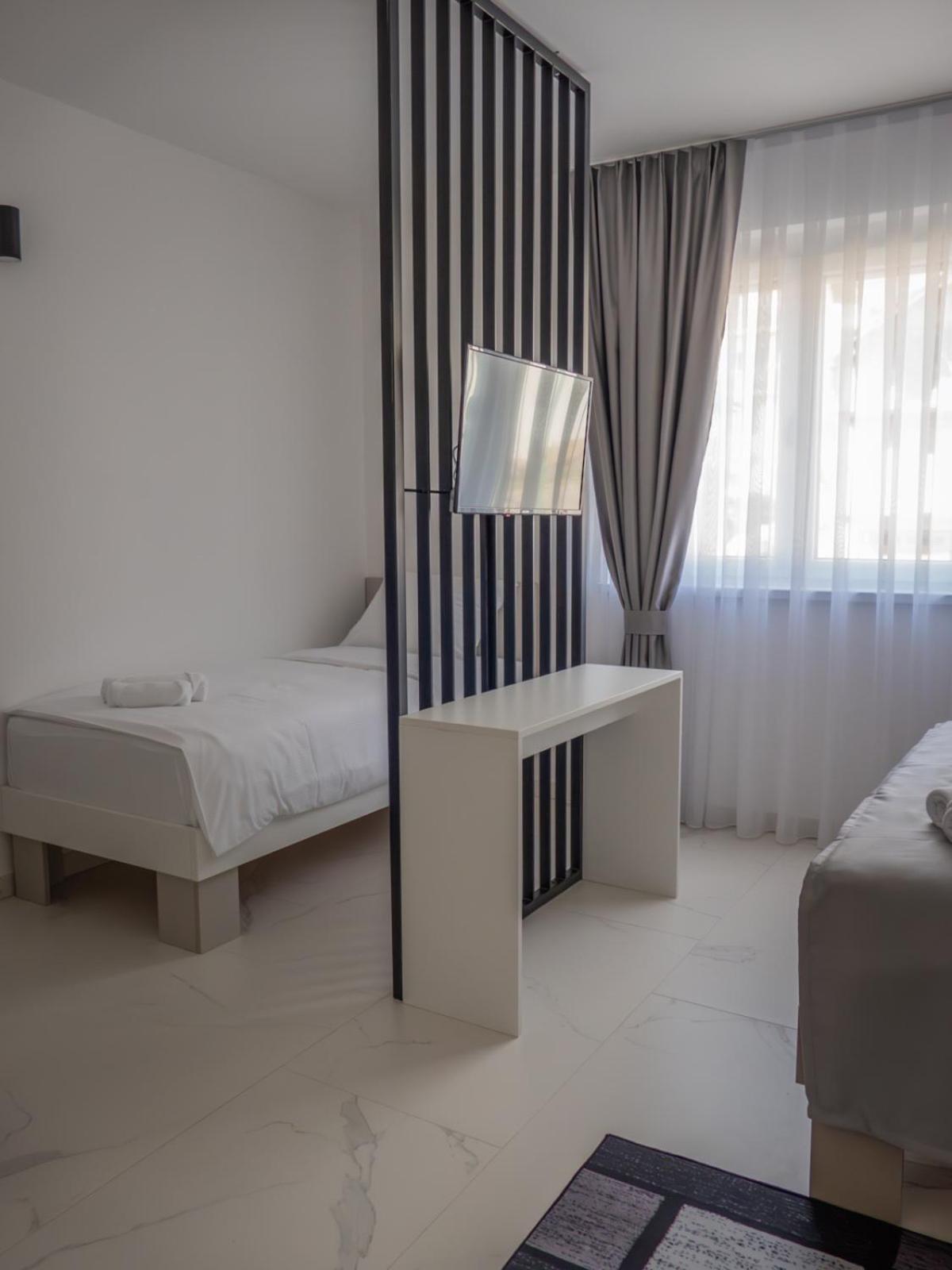Sunny Corner Apartments Visoko Bagian luar foto