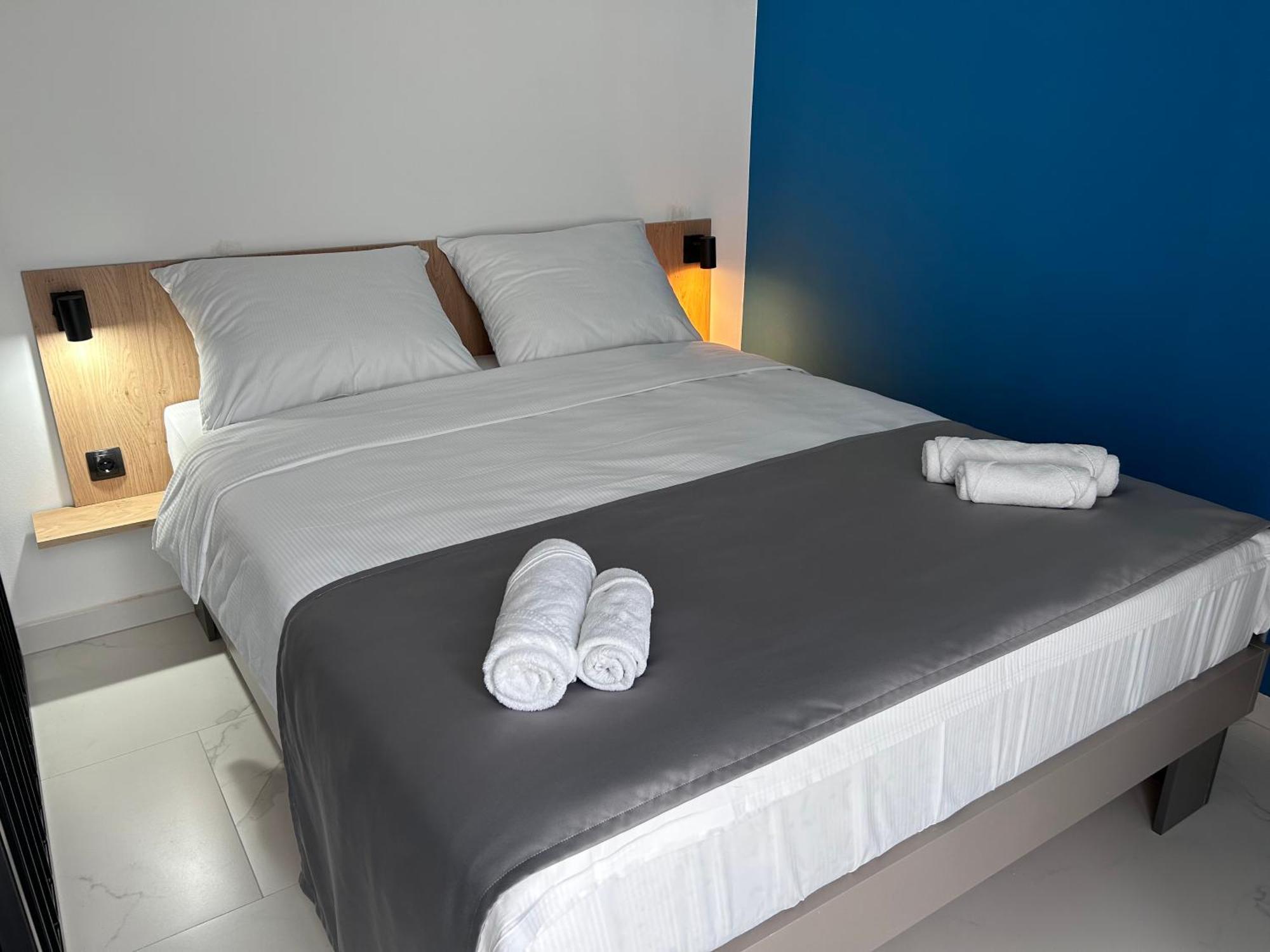 Sunny Corner Apartments Visoko Bagian luar foto