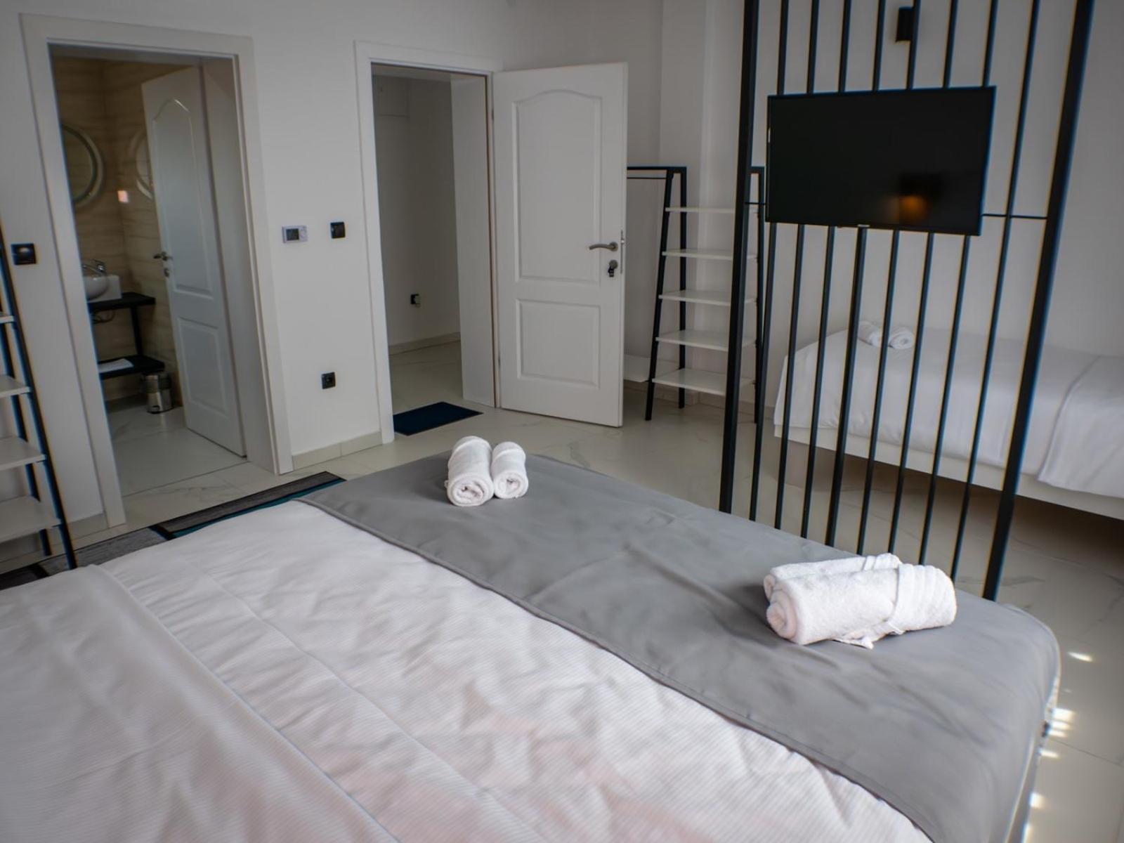 Sunny Corner Apartments Visoko Bagian luar foto