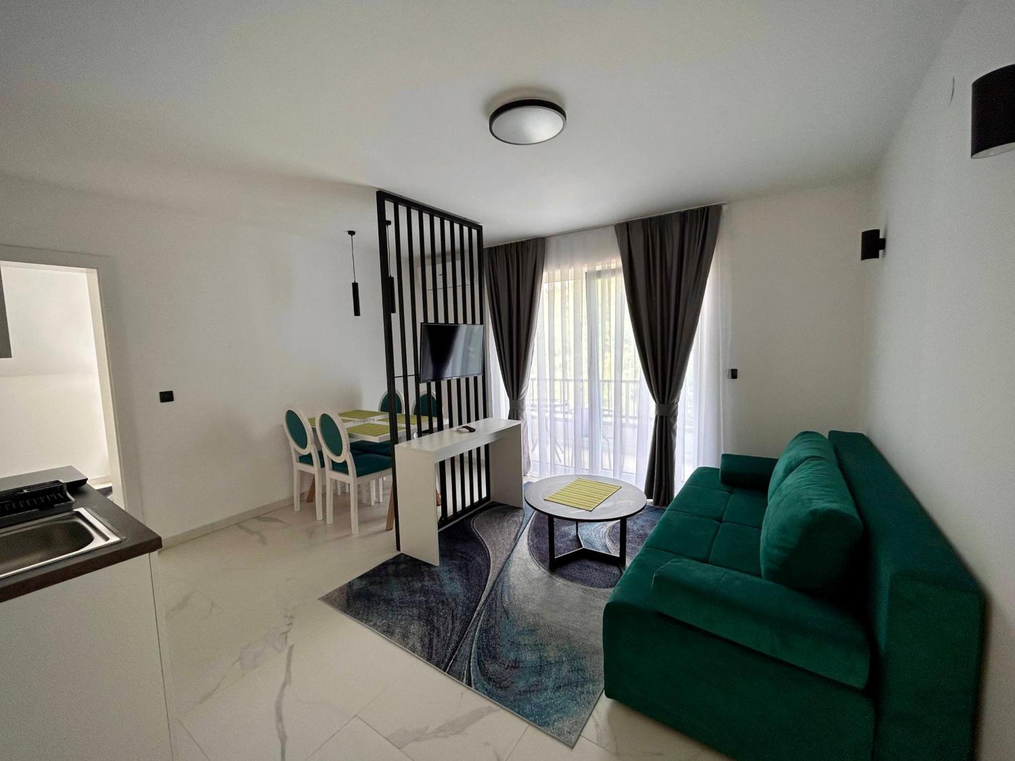 Sunny Corner Apartments Visoko Bagian luar foto