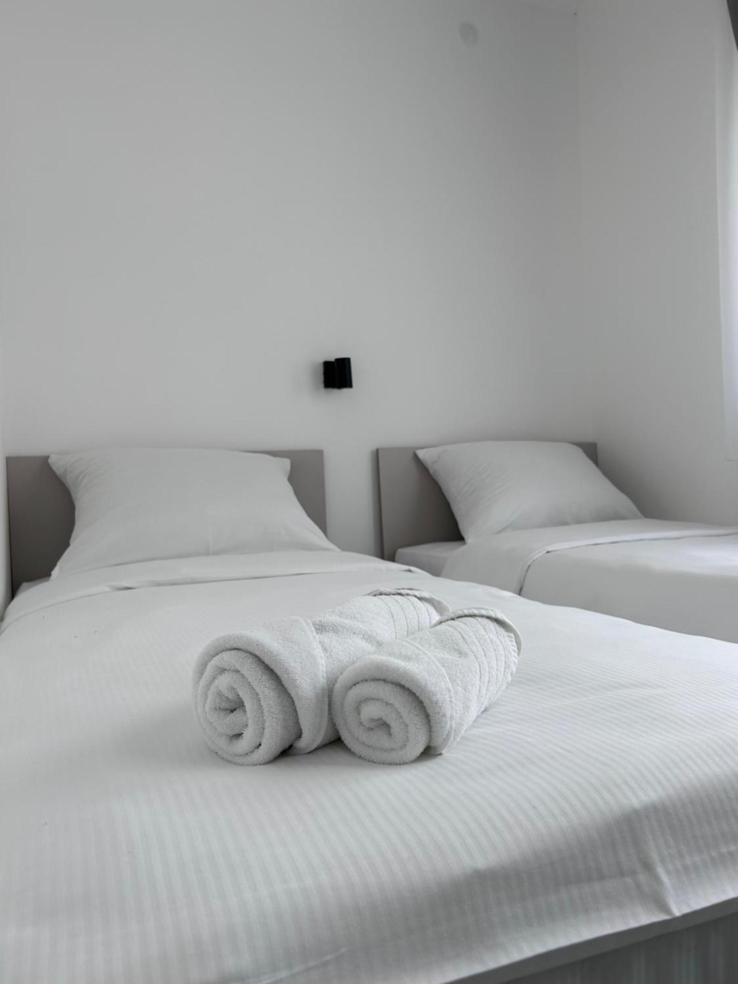Sunny Corner Apartments Visoko Bagian luar foto