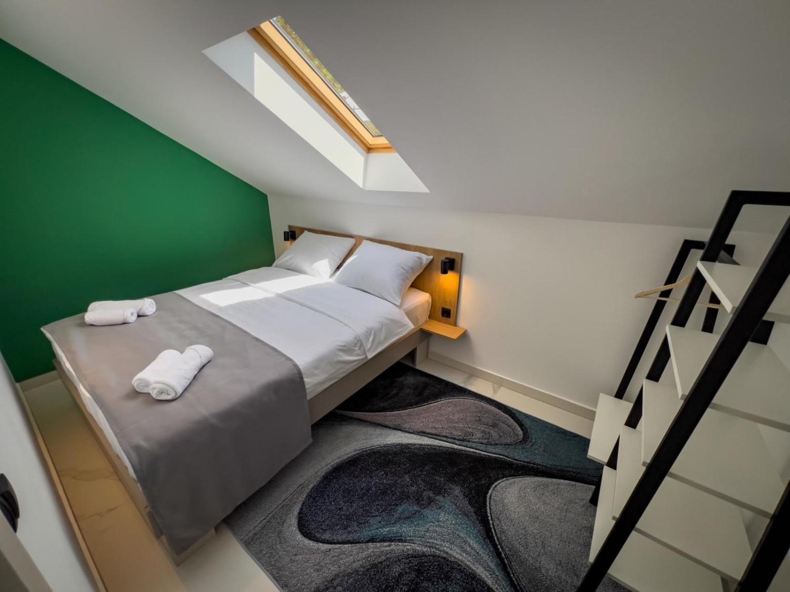Sunny Corner Apartments Visoko Bagian luar foto