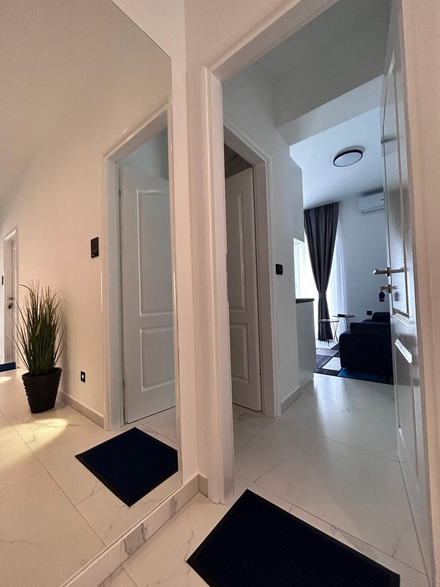Sunny Corner Apartments Visoko Bagian luar foto